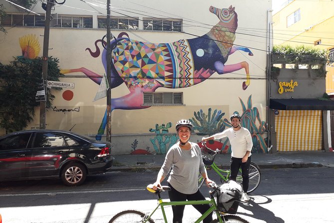 Graffiti & Urban Art Biketour w/ taco stop - Taco stop in Condesa: the midday energy boost