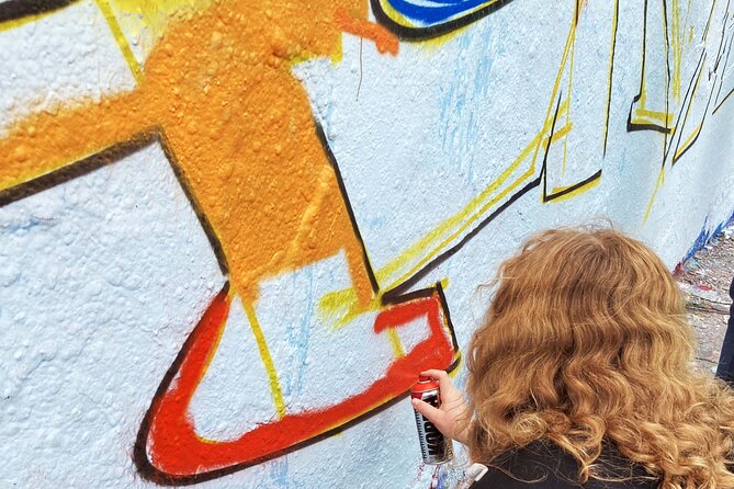 Graffiti Workshop Berlin with professional graffiti artists - Your 11:00 Start at Bernauer Str. 63 and the Route to Mauerpark