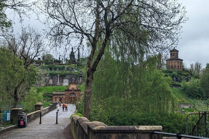 Highland Cows, Glasgow Cathedral, Murals, Kelpies Half Day Tour - Provand’s Lordship and St Mungo: optional depth without the time sink