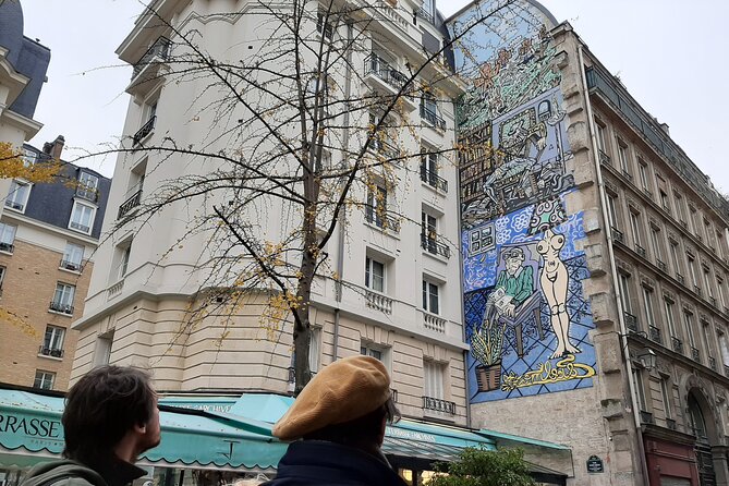Invader Hunt - Street Art Tour of le Marais - Stop 1: Fontaine Stravinsky and the Street-Art Contrast