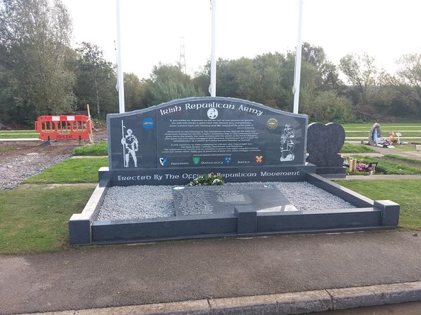IRA Troubles Conflict Private Tour Museum Graves Murals and Political Analysis - Price and time: what you’re really paying for