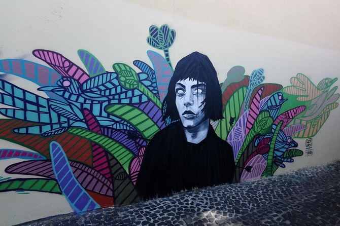 Kickstart Street Art Tour in Lisbon - Guides: small group energy you can feel