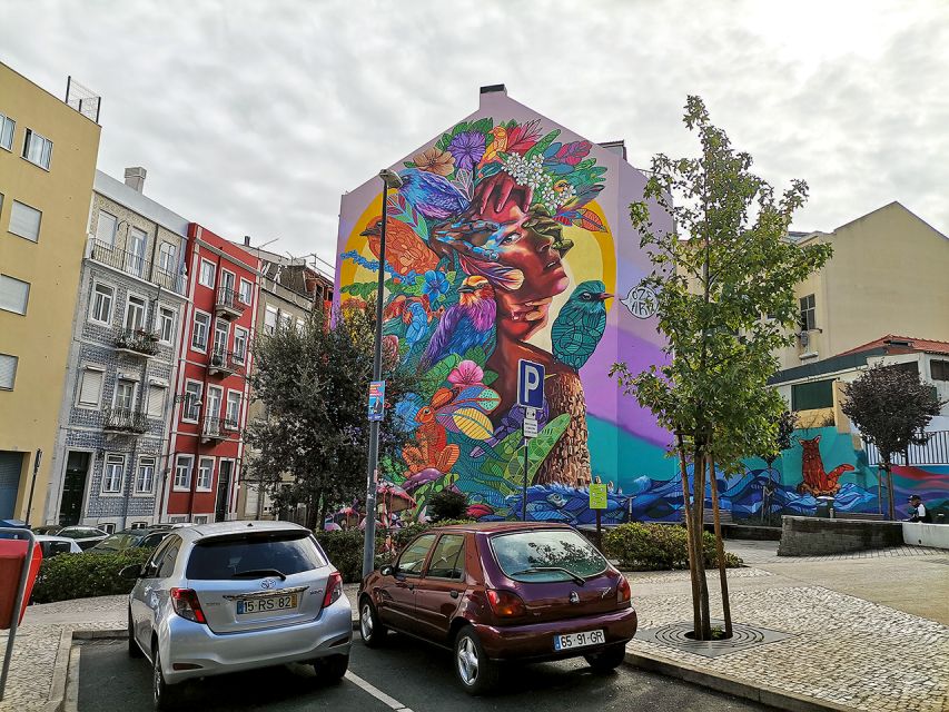 Lisbon: 2-Hour Street Art Photo Tour - Your 2-Hour Route: Downtown Murals to Castle Hill Views