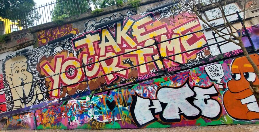 Lisbon Street Art Lovers Walk - Mouraria to Graça: two neighborhoods, two art personalities