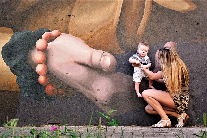 Lisbon: Street Art Tour - Pace, terrain, and what to bring so the walk feels good