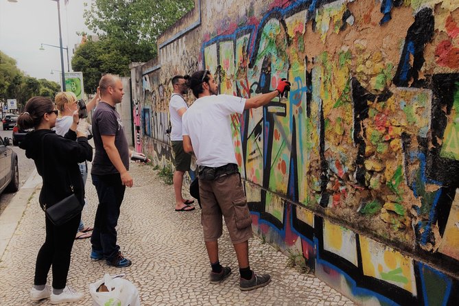 LISBON Street Art Tour - How Much Walking to Plan For (And What to Wear)