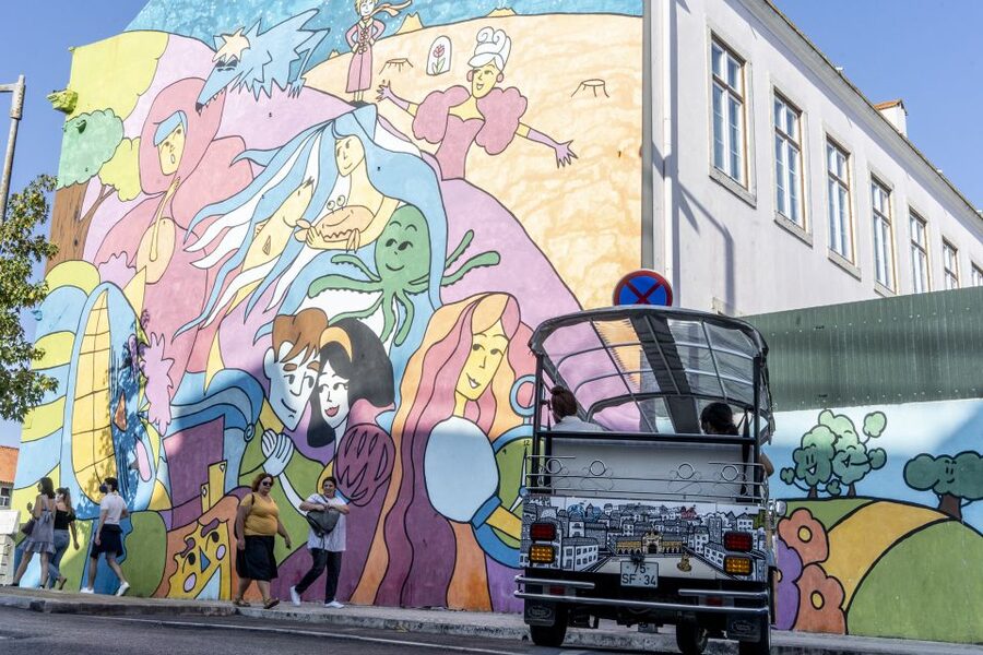 Lisbon: Street Art TukTuk Tour - Comfort, pace, and who should book (and who should skip)