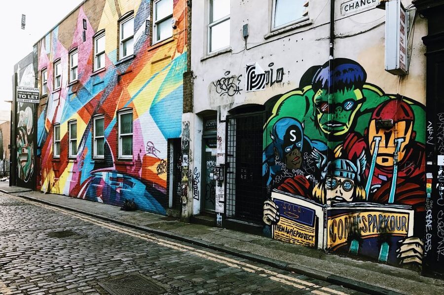 London East End - Guided Walking Tour 12 guests 2,5h - Old Spitalfields Market: art at street level, not behind glass