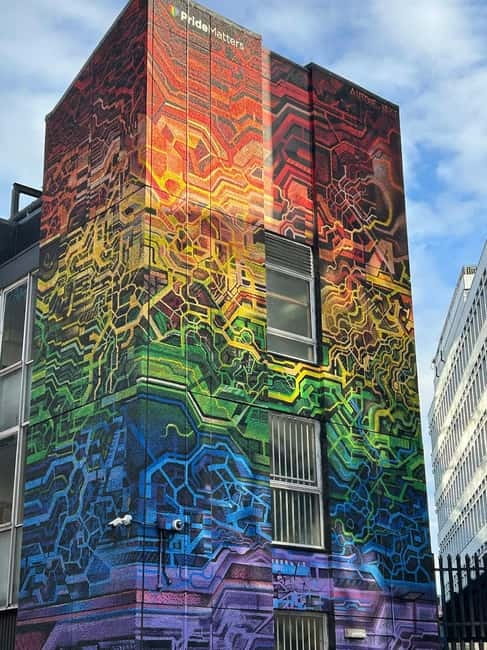 London: East End Instagrammable Street Art & Graffiti Tour - Rivington Street and art’otel: Banksy, Thierry Noir, and Art in Unexpected Places