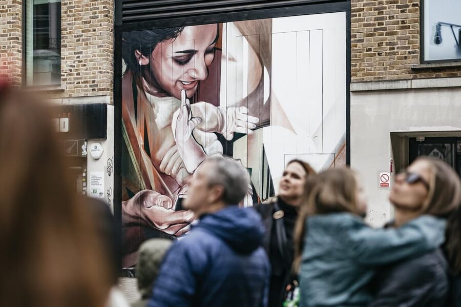 London: East End Street Art Tour and Spray Painting Workshop - East End Street Art Walk: Starting at I Goat in Shoreditch