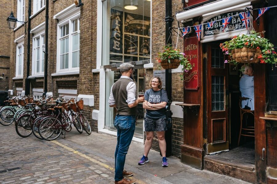 London: Landmarks & Secrets Bike Tour with Pub & Street Art - London Bike Tour Basics: a 3.5-hour hit of landmarks and street-level London