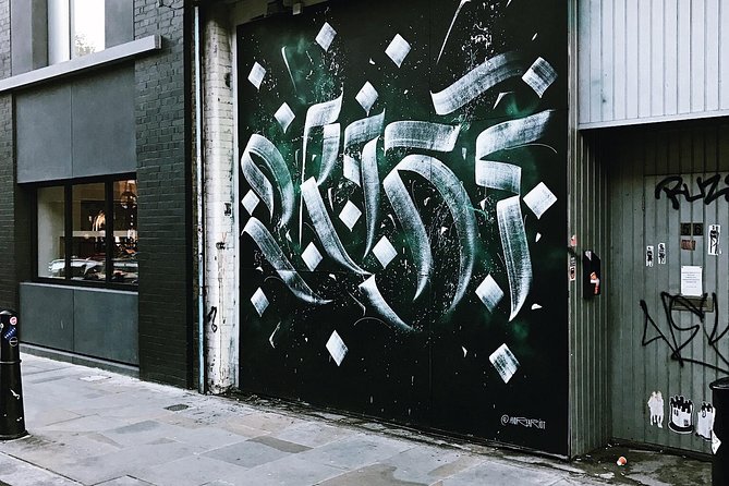 London Street Art Tour of the East End Semi-Private 12ppl Max - Stop 3: Artillery Passage for a 17th-century lane experience