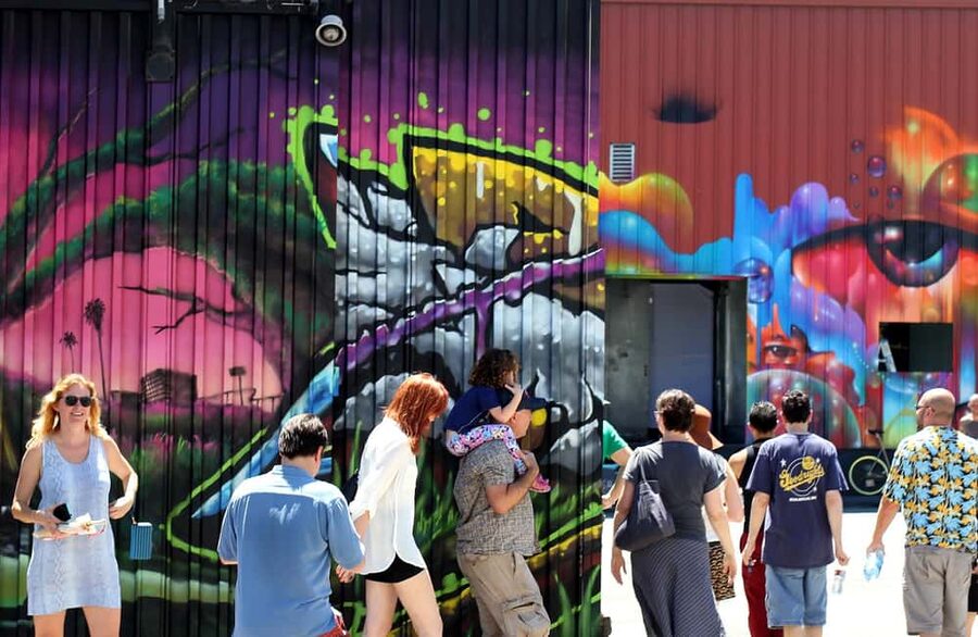 Los Angeles: Arts District Street Art, Graffiti Walking Tour - Meet your local guide at Colyton and Palmetto