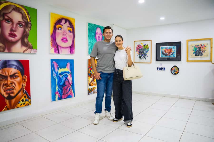Medellín: Comuna 13 Tour with Snacks And Your Own Graffiti - The Opening Walk: Getting Oriented on the Hills