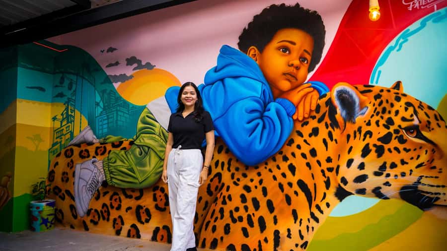 Medellín: Comuna 13 Tour with Snacks And Your Own Graffiti - Snack Time That Actually Fits the Route