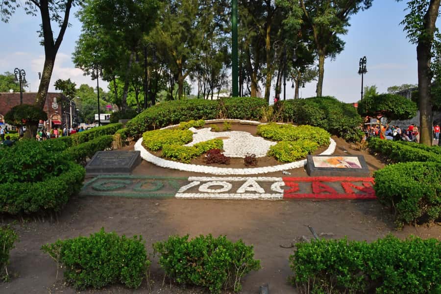 Mexico City: Xochimilco Coyoacan, Frida Kahlo & UNAM Murals - Xochimilco Trajinera Ride: Ancient Canals, Festive Energy, and Lunch Reality