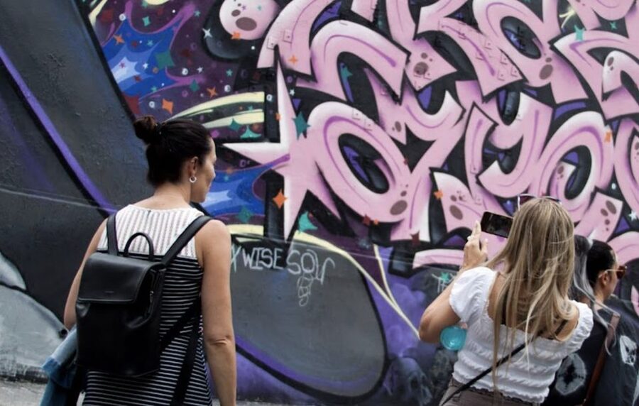 Montreal: Guided Walking Tour of Montreal's Murals - How Muralism Got Its Place in Montreal (and Why It Matters)