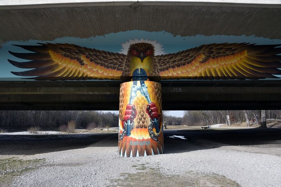 Munich: Street Art Bike Tour - The Isar river stretch: street art where Munich meets water
