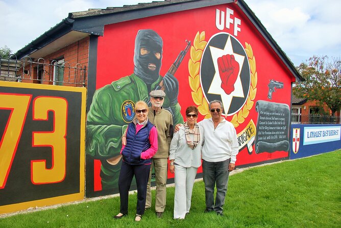 N0 1 Belfast black cab Irish and British mural 2hr private tour - Bombay Street, Peacewalls, and the Beginning of the Troubles