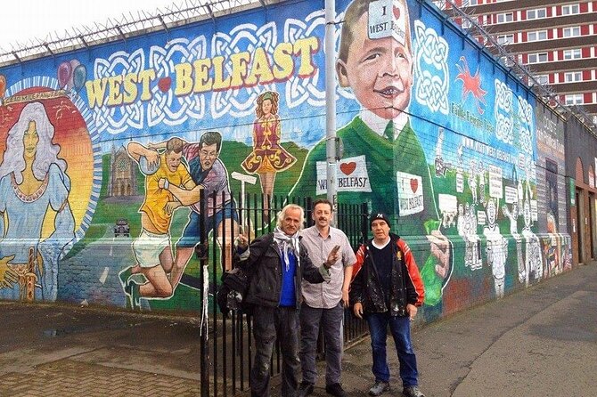N0 1 Belfast black cab Irish and British mural 2hr private tour - Divis Street International Mural Wall: Messages That Go Beyond Belfast