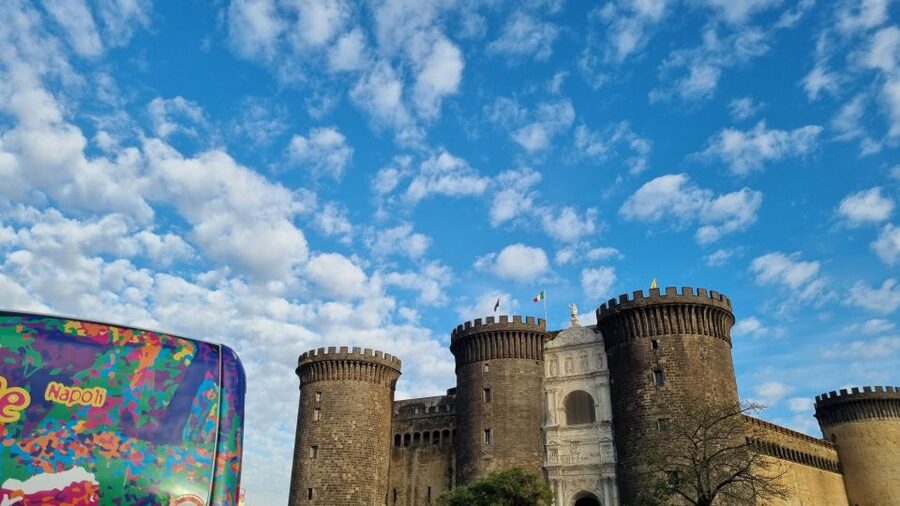 Naples Essentials: Monuments, Local Life & Street Art - Via Toledo and the Bank of Naples: history meets a main artery