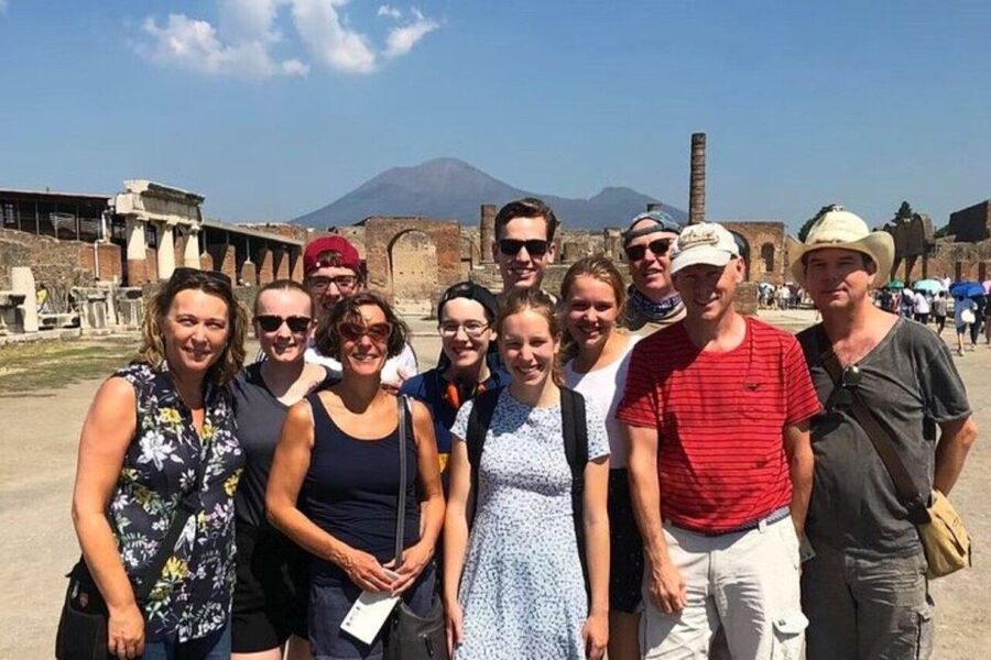 Naples : Spanish Quarter & Maradona Street Art Tour - Meeting at Piazza del Plebiscito (and how to use the start time)