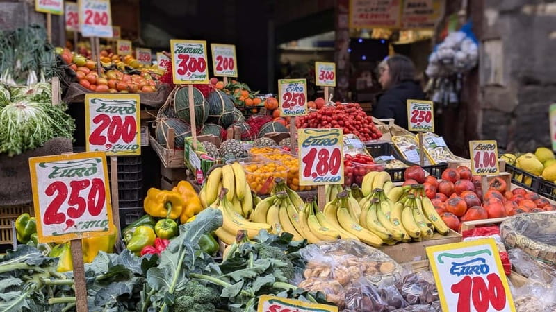 Naples: Street Art, Wine and Food Tasting Walking Tour - Dei Vergini Market in the morning: eat like you’re shopping, not browsing