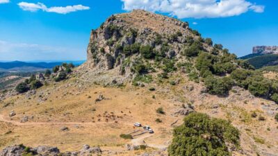 Orgosolo Experience: Murals and Culture with a typical Lunch - Nuragic giants at Tombe dei Giganti Madau (Fonni)