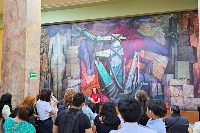 Palace of Fine Arts Mural Tour - The guide and group size: why it feels personal in a big city