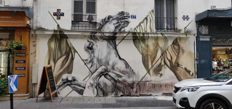 Paris: Montmartre Street Art Tour with an Artist - What 135 minutes really feels like on the ground