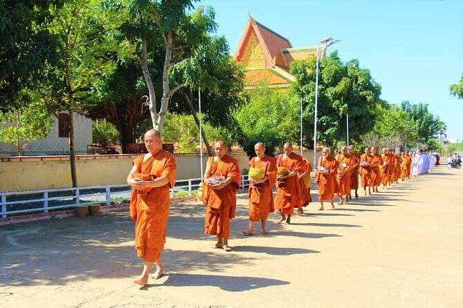 Phnom Penh: Highlights Tour Including National Museum - Stop 2: Royal Palace complex and the Silver Pagoda focus