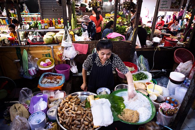Phnom Penh's Morning Market and Street Art Tour by Tuk tuk - Boeung Keng Kang Market: the breakfast that sets the tone