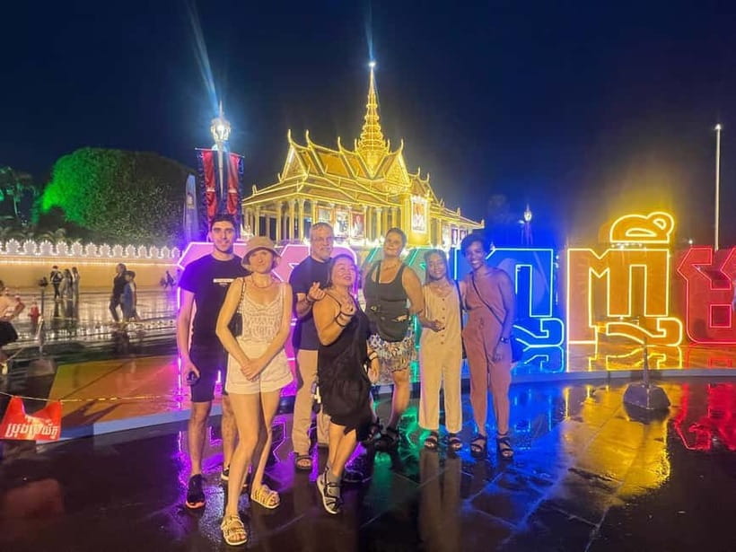 Phnom Penh: Street Art and Food Tour with Pickup and Beer - Street art in Phnom Penh: what you learn while you’re standing in front of it