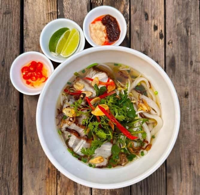 Phnom Penh: Street Art and Noodle Tour by Tuk Tuk - Key Highlights Worth Showing Up For