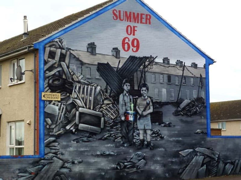 Political Wall Murals and Peacewall - The Big Picture: What the Troubles Look Like on These Walls