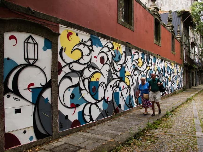 Porto Tour: Street Art & Architecture Experience 3h - Historic Center to Baixa: blue tiles and modern edges in one route