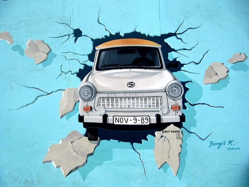 Private Alternative Berlin Tour -Murals, Graffiti and Squats - Haus Schwarzenberg: the “living art” part of Berlin