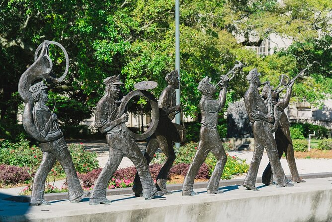 Private Art and Street Art Tour of New Orleans with Lunch - Banksy’s Rain Girl: the mural moment you plan the day around