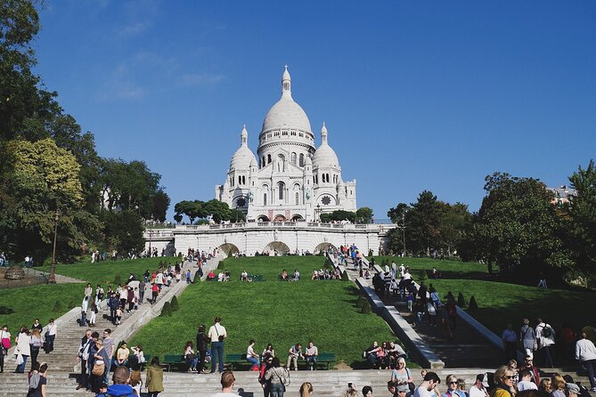 Private Street Art Tour in Paris with Local Expert - Rue Oberkampf and Belleville: Paris as an Open-Air Museum