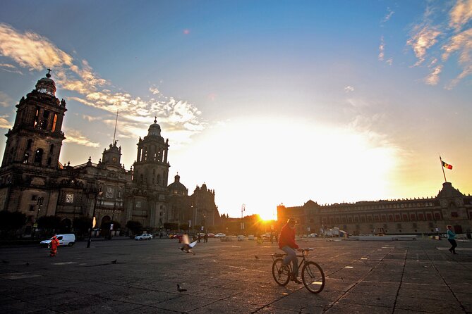 Private Street Food & Mural Art Tour in Mexico City - Alameda Central: the park becomes part of the mural story