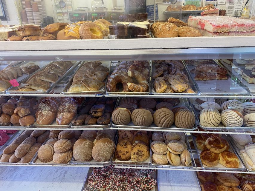 San Francisco: Mission District Street Art and Food Tour - Finding Your Guide at Voss Gallery (and Starting Without Stress)