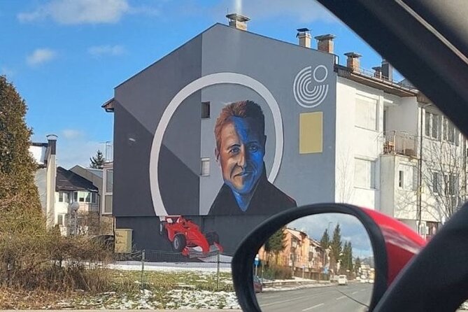 SARAJEVO STREET ART TOUR (art, history & mystery) - sARTajevo! - Stop 3: Academy of Fine Arts and the sticker art demo