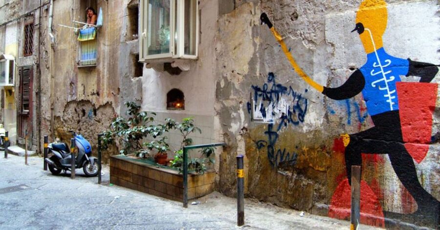 Spanish Streets - Maradona Street Art & Murals - The Spanish Streets route: where GPS and Google Maps fall behind