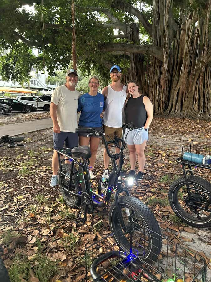 St. Petersburg, FL: Sightseeing & Murals Electric Bike Tour - Electric bikes in downtown St. Petersburg: effort made reasonable