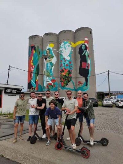 Street Art E Scooter tour - Getting started at Maršala Birjuzova 23 (and not wasting time)