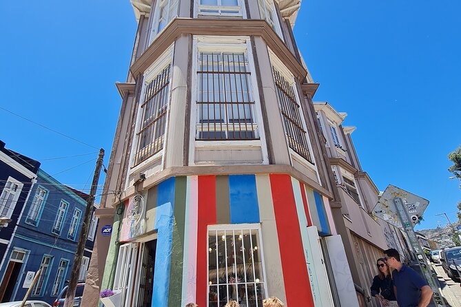 Street Art in Valparaiso and Wines in Casablanca from Santiago - A Small-Group Valparaíso Day Trip That Actually Feels Like Time in Chile