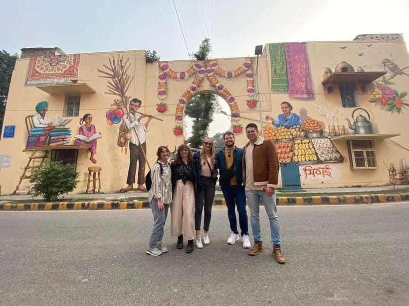Street Art Walk with Chai & Snack - Who this street art walk suits best