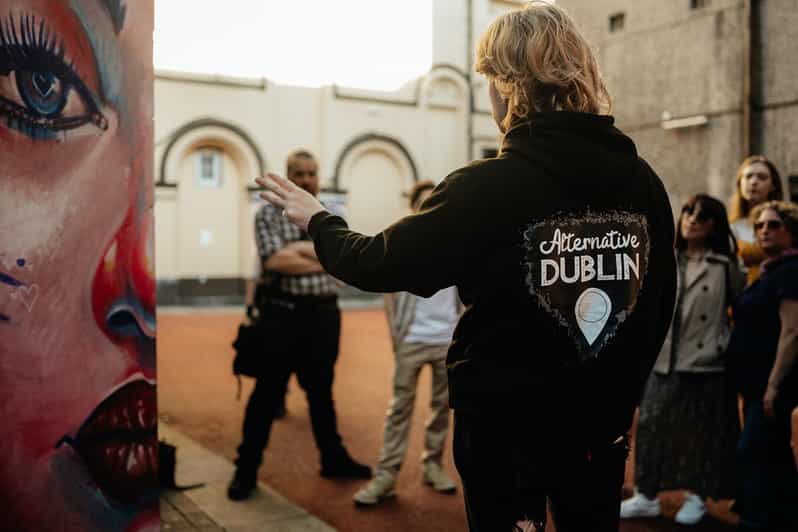 Street Art Walking Tour - Crampton Court finish: where the route pays off