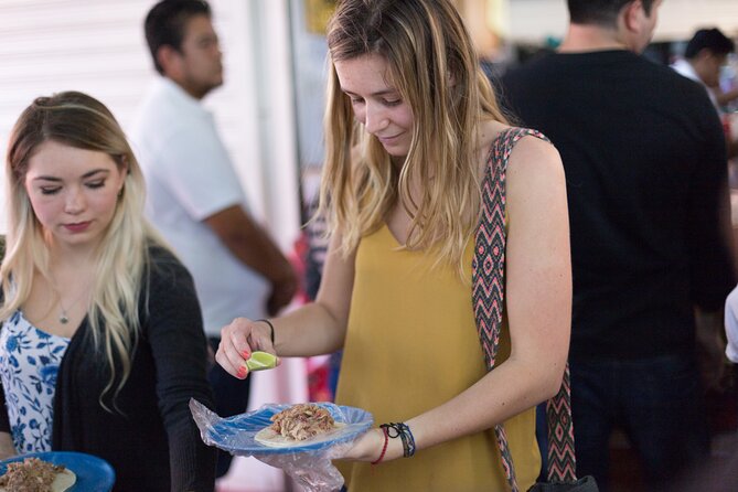 Taste of Cancun: Street Food, Local Market and Urban Murals Tour - Stop 2: El POLILLA—carnitas tacos with real street-food confidence