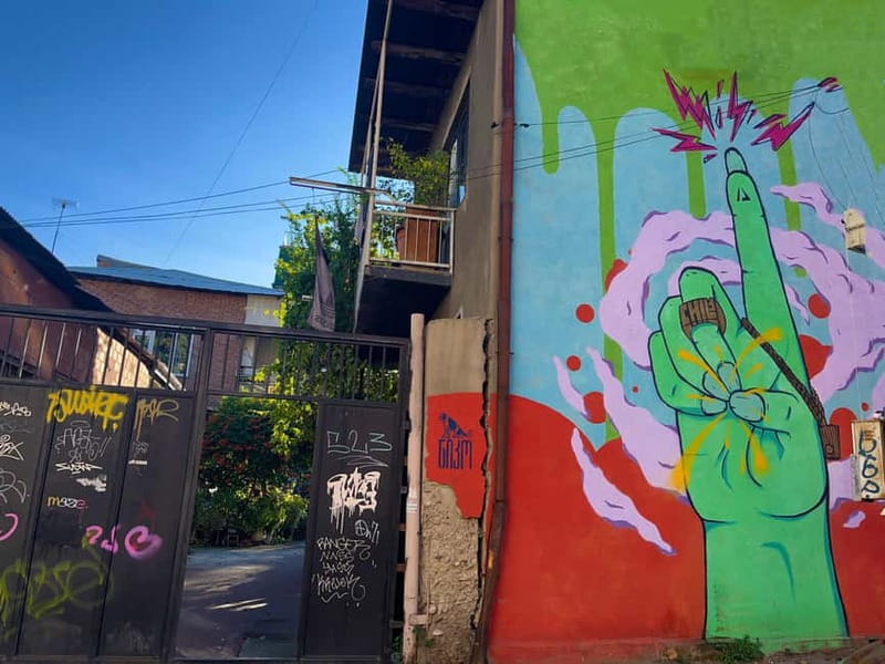 Tbilisi: 100+ Graffiti & Murals, Street Art Guided Tour - Getting Started: Pickup, Coffee/Tea, and a Route That Doesn’t Waste Your Day